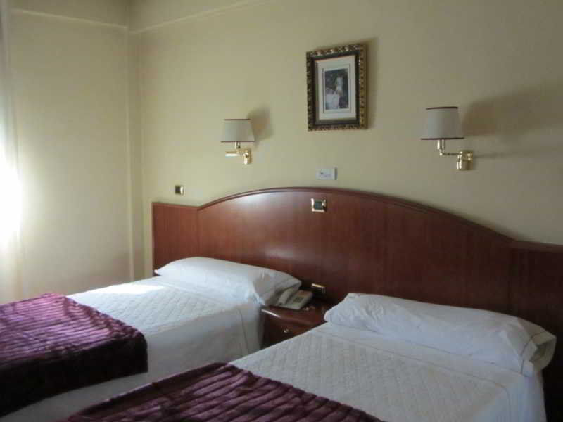 Hotel Princess Ourense Esterno foto